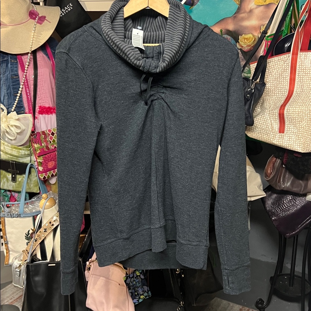 Lululemon sweatshirt